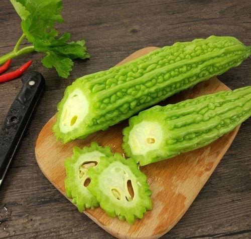 吃瓜吃鸡叉骨图片,吃瓜吃鸡叉骨，尽享味蕾盛宴