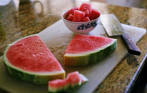 吃西瓜还是哈密瓜,西瓜与哈密瓜的甜蜜对决