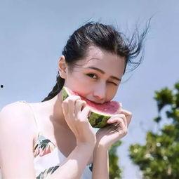 吃瓜头像女孩图文,揭秘吃瓜头像女孩的潮流魅力